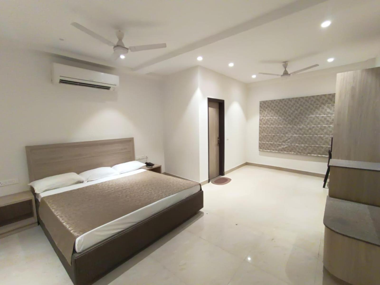 Hotel Bagla Atithi Banaras Varanasi Exterior photo