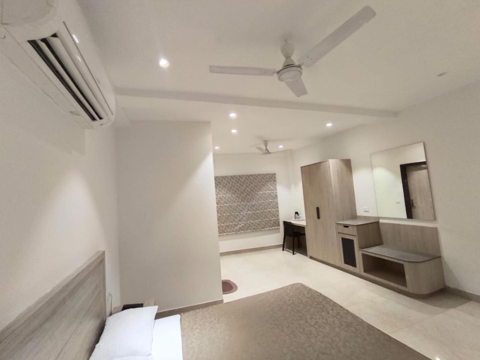 Hotel Bagla Atithi Banaras Varanasi Exterior photo