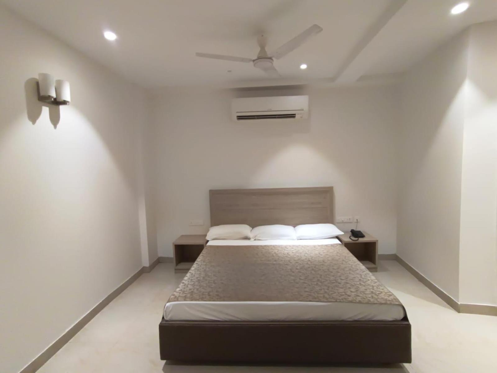 Hotel Bagla Atithi Banaras Varanasi Exterior photo