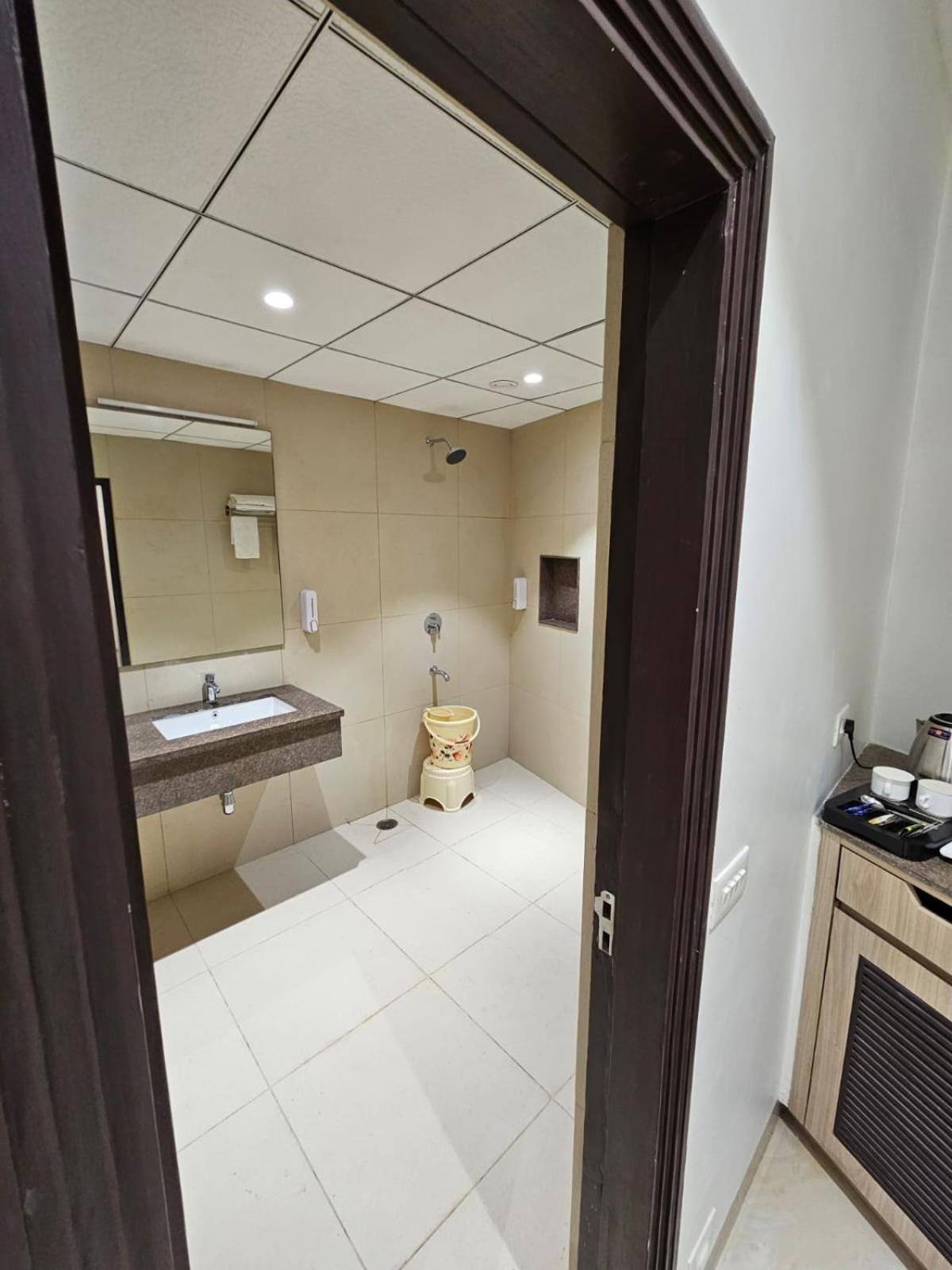 Hotel Bagla Atithi Banaras Varanasi Exterior photo