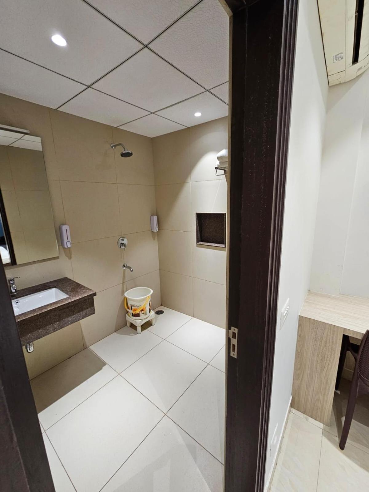 Hotel Bagla Atithi Banaras Varanasi Exterior photo